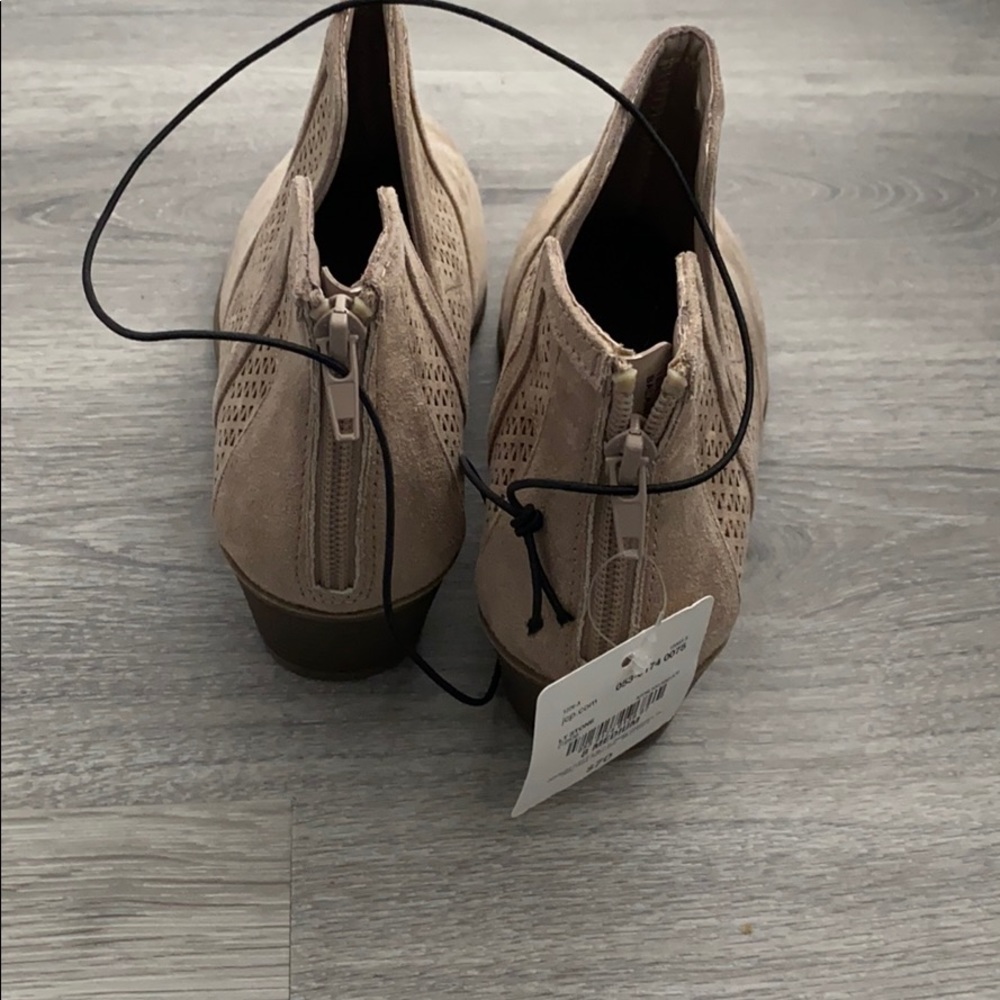 Booties - Picture 4 of 4